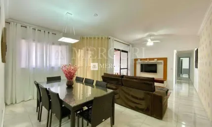 Apartamento no guarujá, enseada, 3 quartos, sala para 2 ambientes e sacada - mercuri imóveis - imobiliária no guarujá