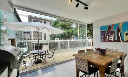 Apartamento Moderno e Decorado de Frente para o Mar na Praia do Tombo, Guarujá