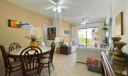 Apartamento na enseada com 2 quartos e sacada ampla