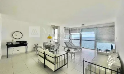 Apartamento em Guarujá com Vista Panorâmica para o Mar