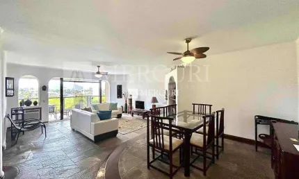 Apartamento no guarujá, enseada, 3 quartos, sala para 2 ambientes e sacada - mercuri imóveis - imobiliária no guarujá