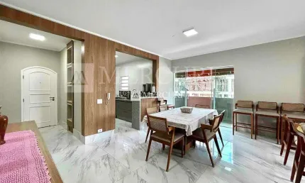 Apartamento no Guarujá, Praia da Enseada, Região Hotéis, finamente decorado e mobiliado.
