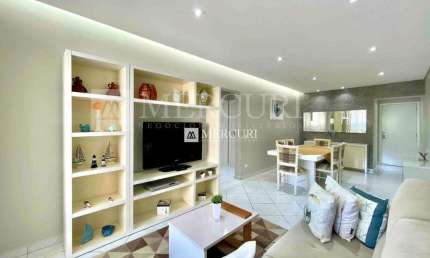 Apartamento no Guarujá, Pitangueiras, Repaginado, Decorado, 2 quartos, sendo 1 suíte.