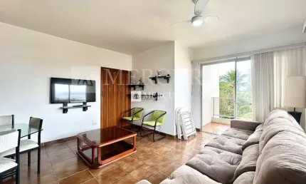 Apartamento no guarujá, enseada, próximo a praia, 3 quartos, sala para 2 ambientes com sacada - mercuri imóveis - imobiliária no guarujá