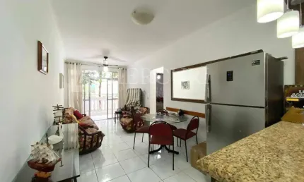 Apartamento no Guarujá, Enseada, 2 Quartos, Cozinha Americana.