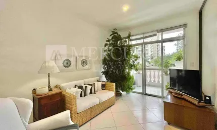 Apartamento no Guarujá, Enseada, 2 Quartos, Cozinha Americana.