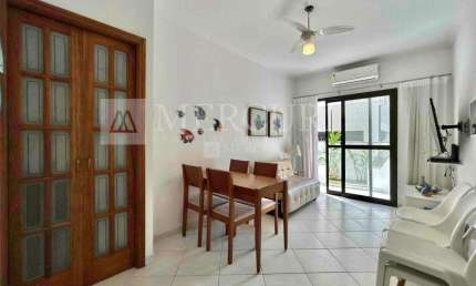 Apartamento no Guarujá, Enseada, Sacada, 1 Suíte e Mobiliado.