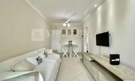 Apartamento no Guarujá, Enseada, Reformado, Mobiliado e Com Vista Parcial para o Mar