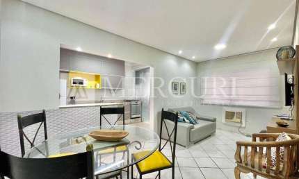 Apartamento no Guarujá, Enseada, Repaginado e Mobiliado.