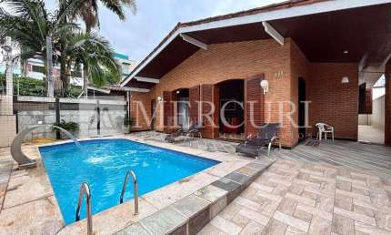 Casa no Guarujá, Enseada, Ampla, Piscina, 3 Quartos, Próximo a Praia