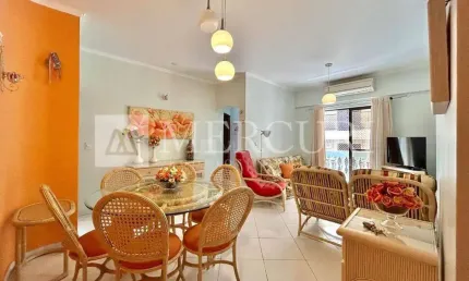 Apartamento no Guarujá, Enseada, Mobiliado, 3 Quartos e Sacada.