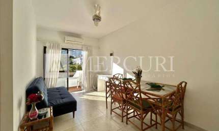 Apartamento no Guarujá, Enseada, Reformado, Prédio com Lazer e Próximo da Praia - Mercuri Imóveis Guarujá.