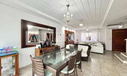 Casa no Guarujá, condomínio fechado, Condomínio Via Del Mare, 4 quartos sendo 2 suítes.