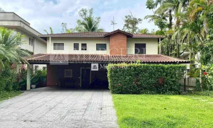 Casa em Condomínio Fechado, Enseada, 5 Quartos, Sala para 3 Ambientes, Espaço Goumert e Churrasqueira - Mercuri Imóveis - Imobiliária no Guarujá