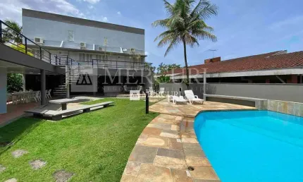 Casa com Piscina e Área Gourmet na Praia da Enseada, Guarujá