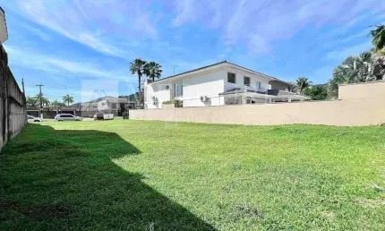 Terreno  à venda no guarujá, praia do pernambuco, condomínio jardim acapulco - mercuri imóveis - imobiliária no guarujá