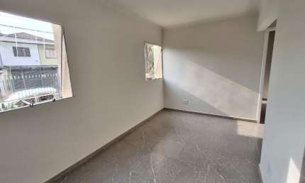 Lindo apartamento térreo reformado, a 300m do metrô!