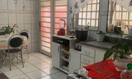Casa Térrea com 3 dormitórios, 2 Vagas - Vila Luzita - Santo André/SP