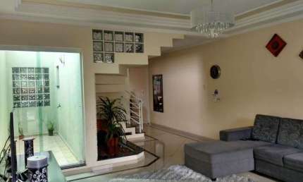 Sobrado com 4 Suítes, 7 Vagas à venda, 243 m² por R$ 1.050.000 - Parque Jaçatuba - Santo André/SP
