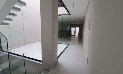 Sobrado Novo com 3 Suítes - 4 Vagas à venda, 140 m² - Cerâmica - São Caetano do Sul/SP