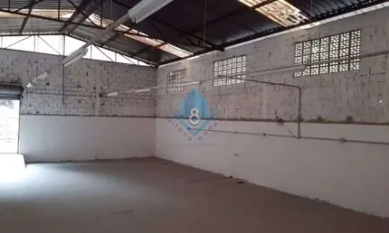 Galpão para alugar, 200 m² por R$ 4.500,01 - Batistini - São Bernardo do Campo/SP