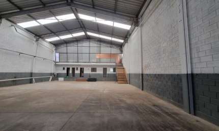 Galpão para alugar, 695 m² por R$ 24.500,00/mês - Vila Lucinda - Santo André/SP