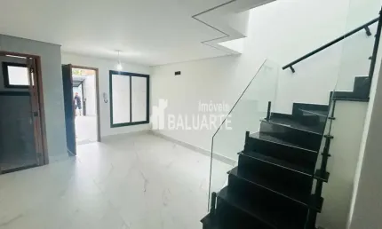 Sobrado com 3 Quartos e 3 banheiros à Venda, 110m² por R$ 750.000