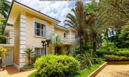 Casa de Condomínio com 4 Quartos e 6 banheiros à Venda, 502 m²
