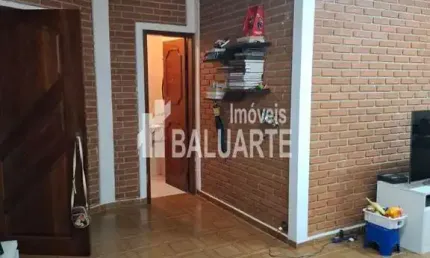 Casa agradável com espaço para se viver bem na Vila do Castelo.