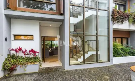 Casa de Condomínio com 4 Quartos e 6 banheiros à Venda