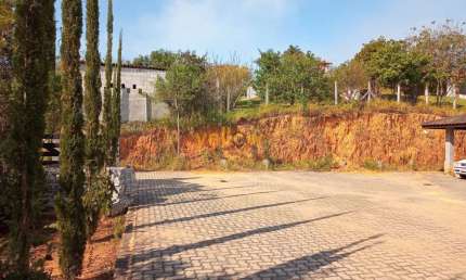 Chácara de luxo em Monte Negro - Santa Isabel com 362m² de área útil, 5 dormitórios e 3 banheiros por R$1.595.000 para venda e locação