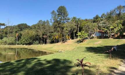 Chácara de 1.000M² em Itapevi com 10 dormitórios e 6 banheiros. À venda por R$ 1.990.000 Conheça agora o seu refúgio em Plarque Mira Flores.