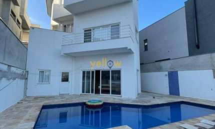 Casa luxuosa em condomínio fechado em Parque dos Lagos - Mogi das Cruzes, com 300m² de área útil, 3 dormitórios, 5 banheiros, por R$2.850.000. Encontre seu lar ideal agora!