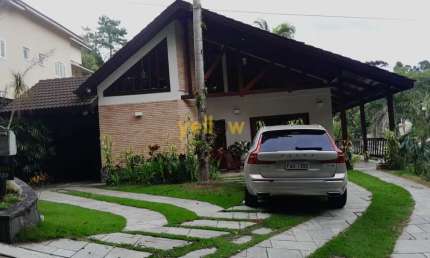 Casa em Condomínio Fechado em Arujá com 750M² e 3 Suítes - Venda  por R$2.150.000