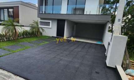 Casa em Condomínio Fechado em Residencial Real Park - Arujá, SP