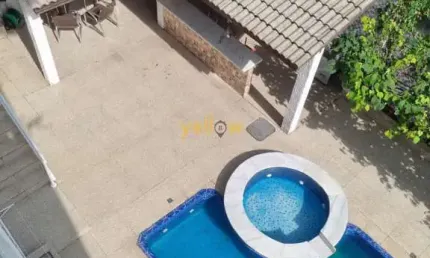 Casa em Condomínio Fechado em Arujá 5 com 5 Dormitórios e 3 Suítes - Venda e Locação por R$ 2.6 Mi