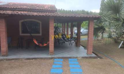 Chácara em Nogueira - Guararema com 4 dormitórios, 1 suíte e 300m² por R$1 milhão para venda - Confira!
