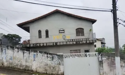 Casa de 340m² em Barbosas - Arujá com 5 dormitórios e 3 banheiros por R$ 1M - Venda