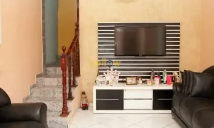 Casa de 3 Dormitórios em Jardim Cumbica - Guarulhos por R$1.500.000 para Venda