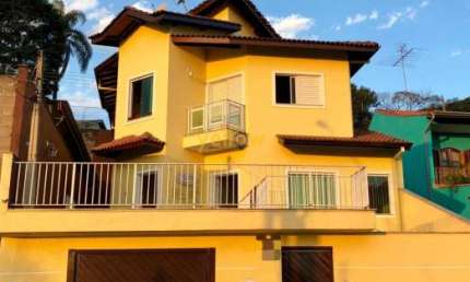Casa Comercial em Jardim Planalto - Arujá com 257M² Área Útil, 9 Dormitórios e 2 Suítes por R$ 1.700.000 - Venda e Locação Disponíveis