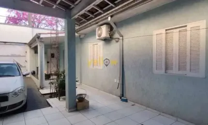 Casa Comercial no Centro de Arujá: 3 Dormitórios e 1 Suíte à venda e locação por R$ 12.000