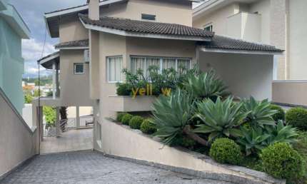 Casa em Condomínio Arujá 5 com 4 Dormitórios e 3 Suítes - Aluguel por R$ 15.000.