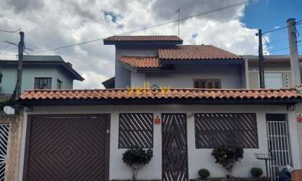 Casa espaçosa em Nova Arujá com 5 dormitórios e 300m² por R$1.350.000 para venda e locação