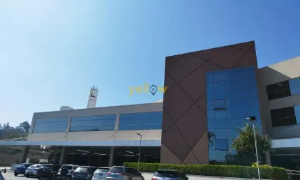 Sala de 90m² no Arujá Country Club: Venda por R$ 650 mil e Locação por R$ 5.500,00