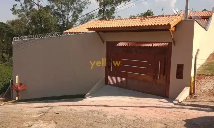 Casa em Condomínio Fechado em Astro Verde - Santa Isabel: 350M², 5 Dormitórios, 2 Suítes, 6 Banheiros por R$1.050.000 para venda e locação