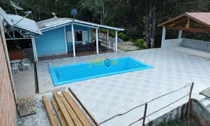 Sítio de 14.397M² em Nazaré Paulista com 2 dormitórios e 3 banheiros por R$700K para venda e. Aproveite a tranquilidade do Bairro do Peão. Confira!