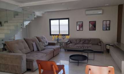 Casa em Condomínio Fechado em Arujazinho IV: 240m², 3 suítes, 4 banheiros - Venda por R$2.300.000