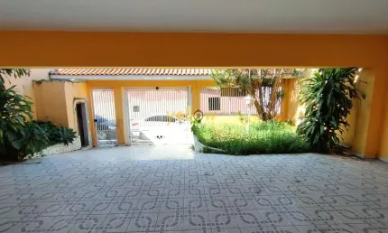 Casa Comercial em Vila Virgínia: 208m², 3 dormitórios, 1 suíte, 3 banheiros - Venda por R$1.5M e Locação por R$6K