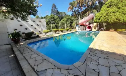 Chácara de luxo em Arujá: 6 quartos, 2 suítes, 5 banheiros e 550m² de área útil por R$ 2.400.000 para venda.