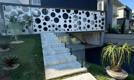 Casa em Condomínio Fechado em Jardim Fazenda Rincao - Arujá: 270m², 3 dormitórios, 3 suítes por R$3.800.000 para venda e locação